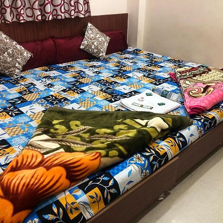 New Yanti Guest House Ujjain Eksteriør bilde