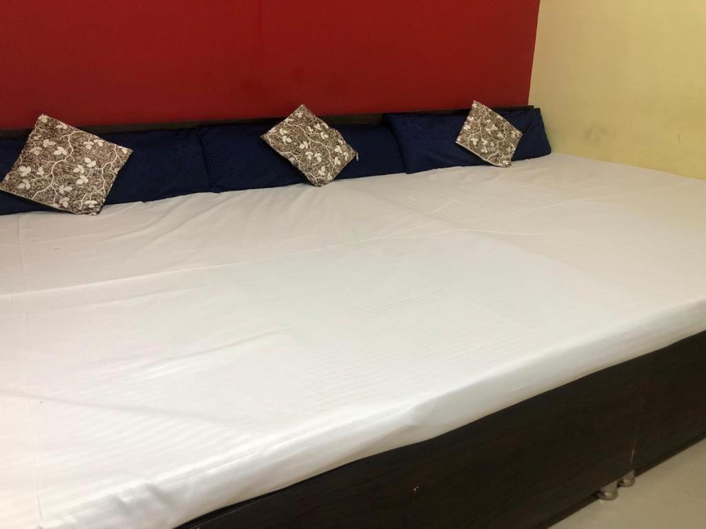 New Yanti Guest House Ujjain Eksteriør bilde