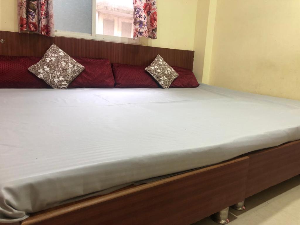 New Yanti Guest House Ujjain Eksteriør bilde