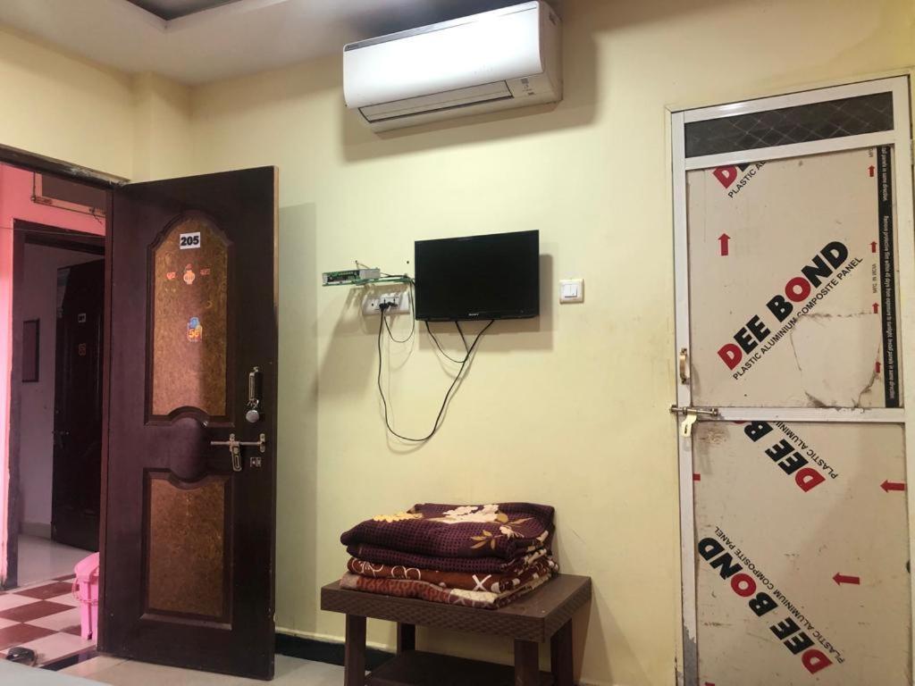 New Yanti Guest House Ujjain Eksteriør bilde